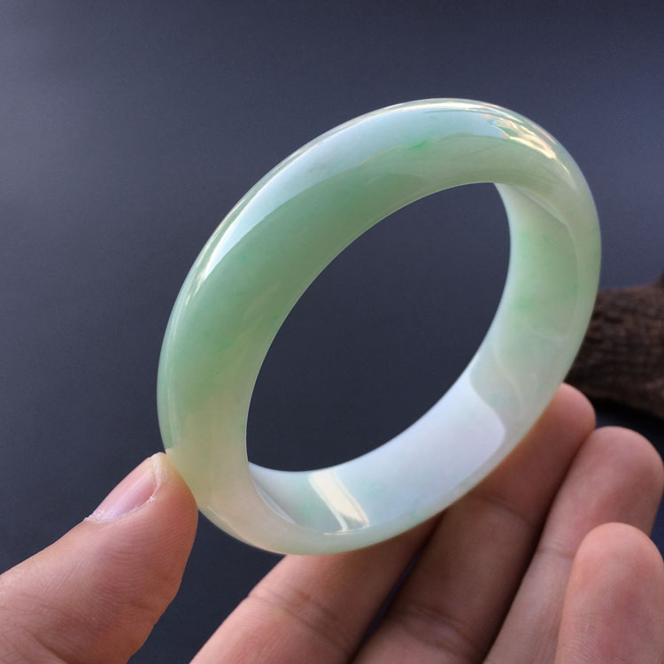 (超值推荐)糯冰种绿晴水手镯（57.6mm）