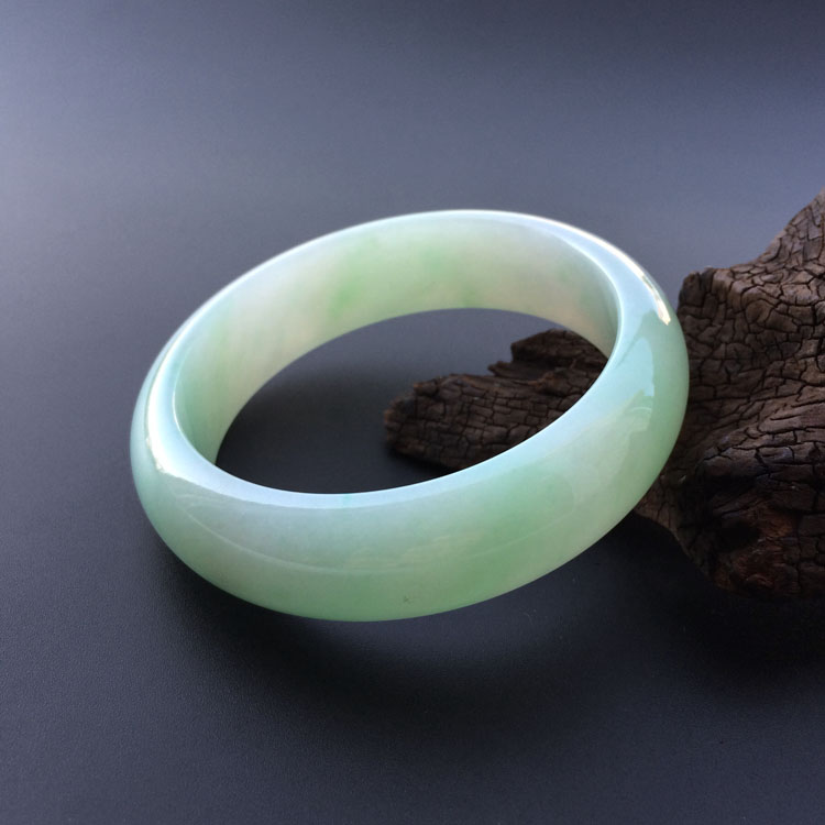 (超值推荐)糯冰种绿晴水手镯（57.6mm）