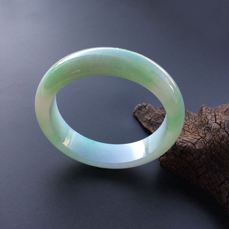 (超值推荐)糯冰种飘翠手镯（57.5mm）