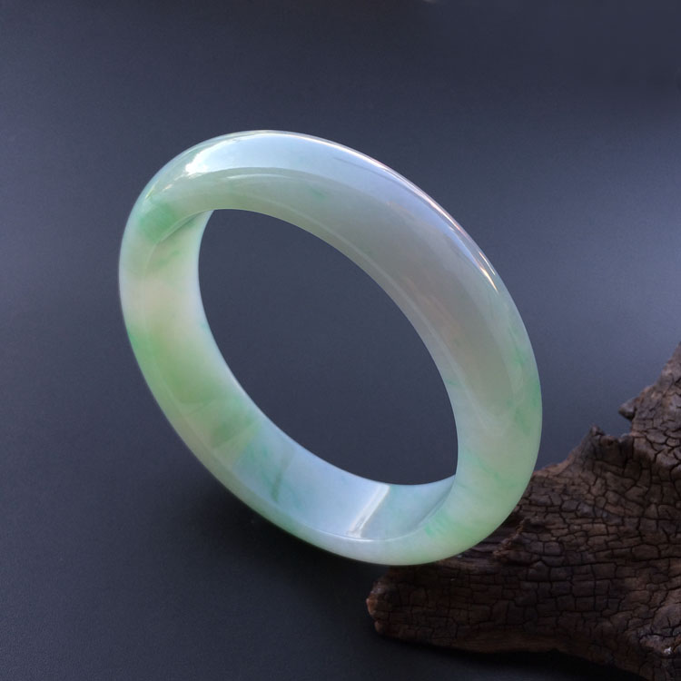 (超值推荐)糯冰种飘翠手镯（57.5mm）