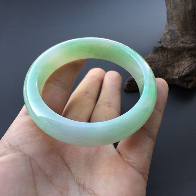 (超值推荐)糯冰种飘翠手镯（57.5mm）