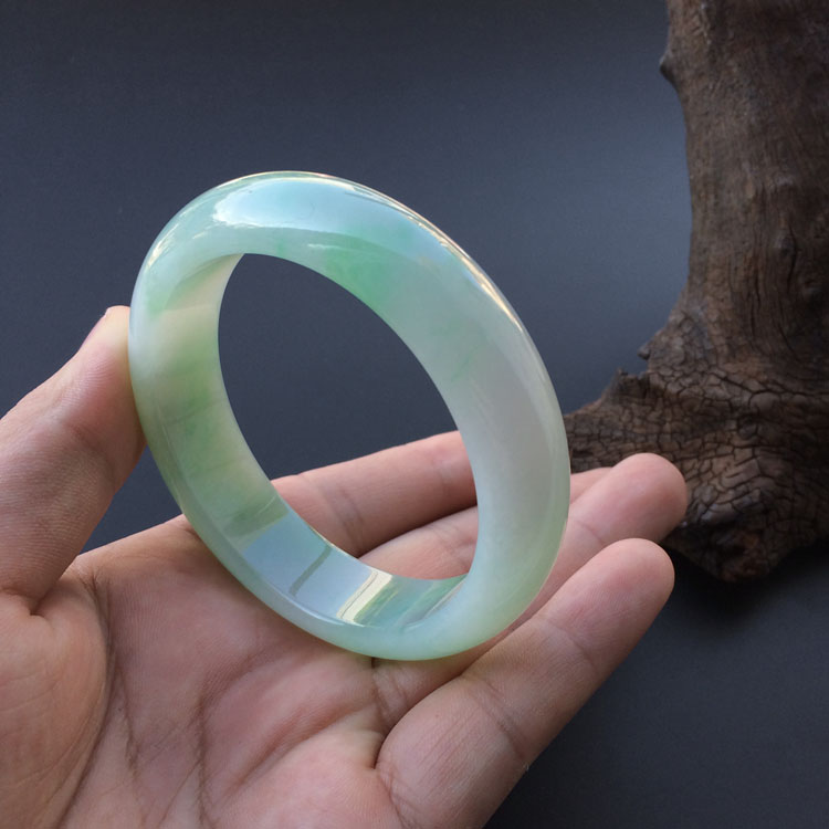 (超值推荐)糯冰种飘翠手镯（57.5mm）