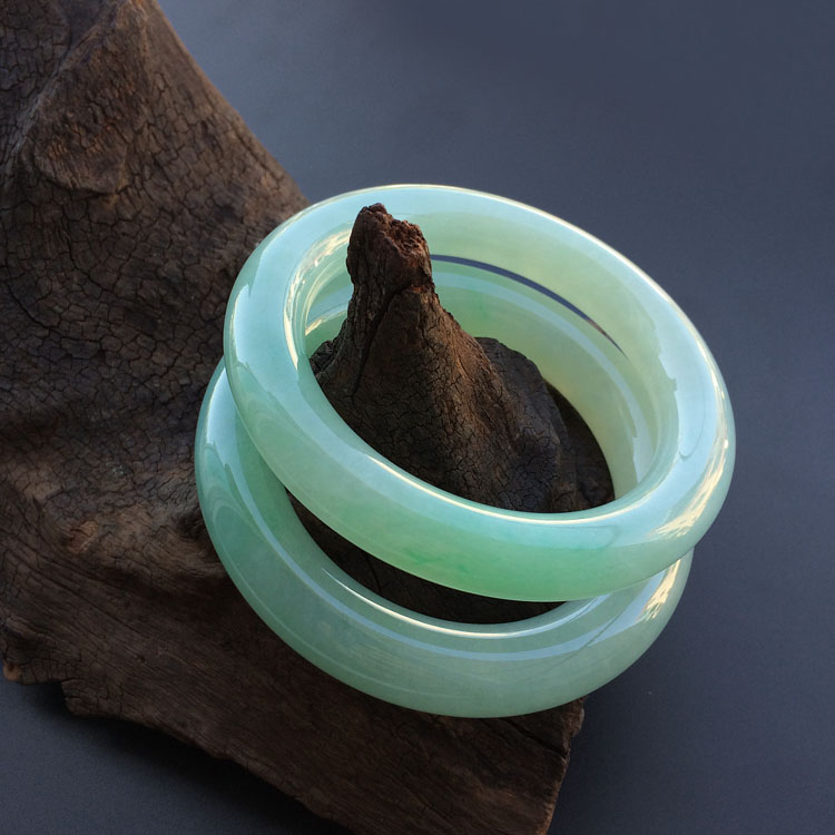 冰种绿晴水圆条手镯（一对）（56.7mm/55.2mm）