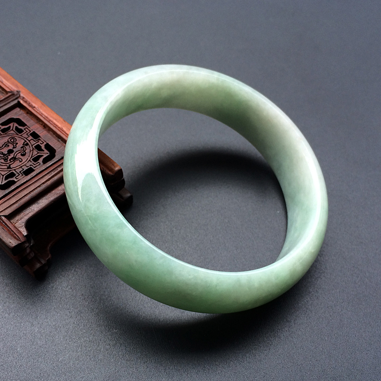 糯冰种淡豆色手镯（56.6mm）