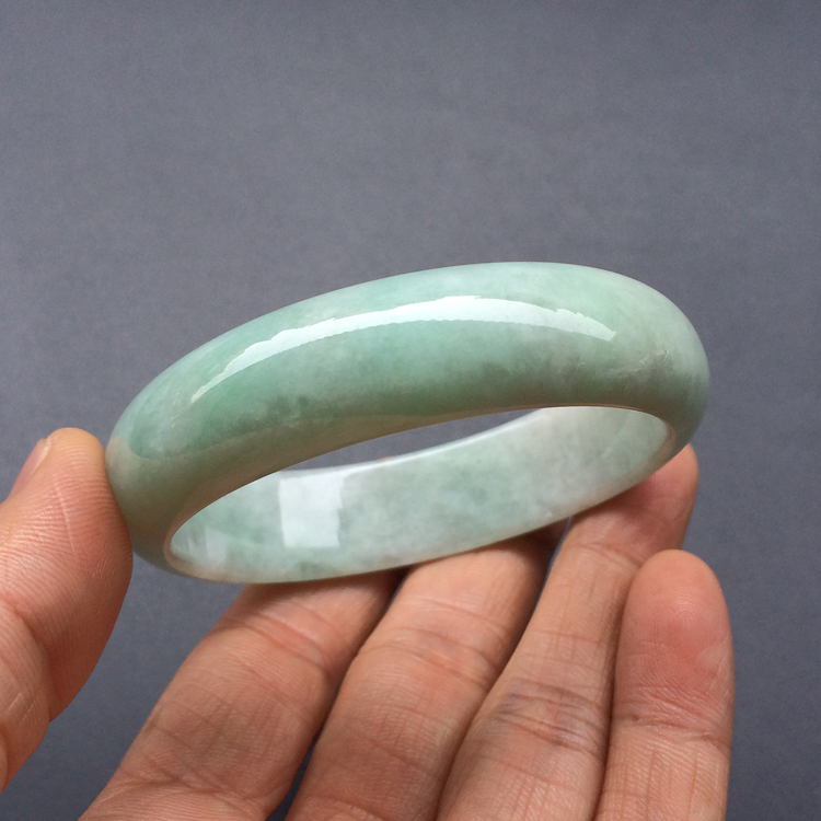 糯冰种淡豆色手镯（56.6mm）