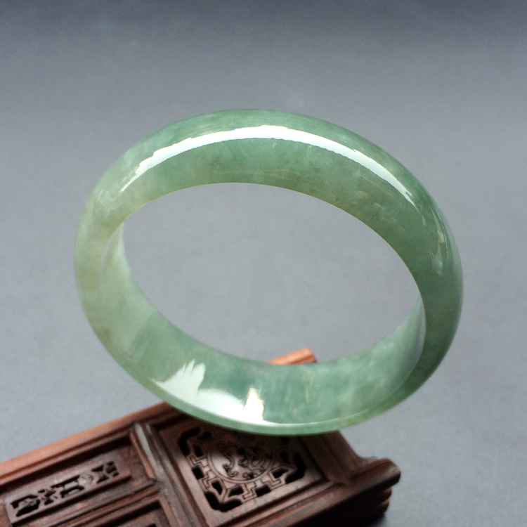 (超值推荐)糯冰种油青飘花手镯（54mm）