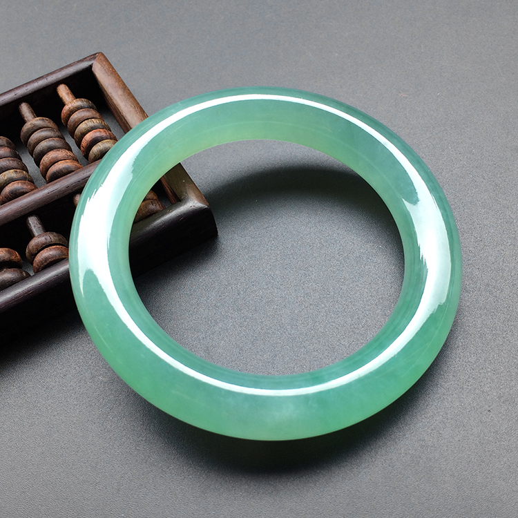 (超值推荐)冰种绿晴水圆条手镯（56mm）