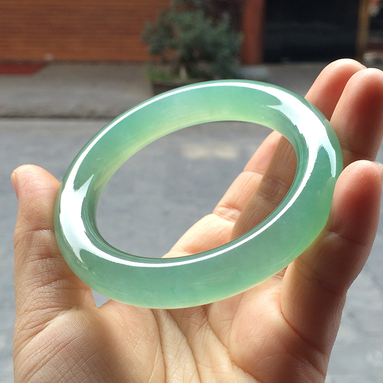 (超值推荐)冰种绿晴水圆条手镯（56mm）