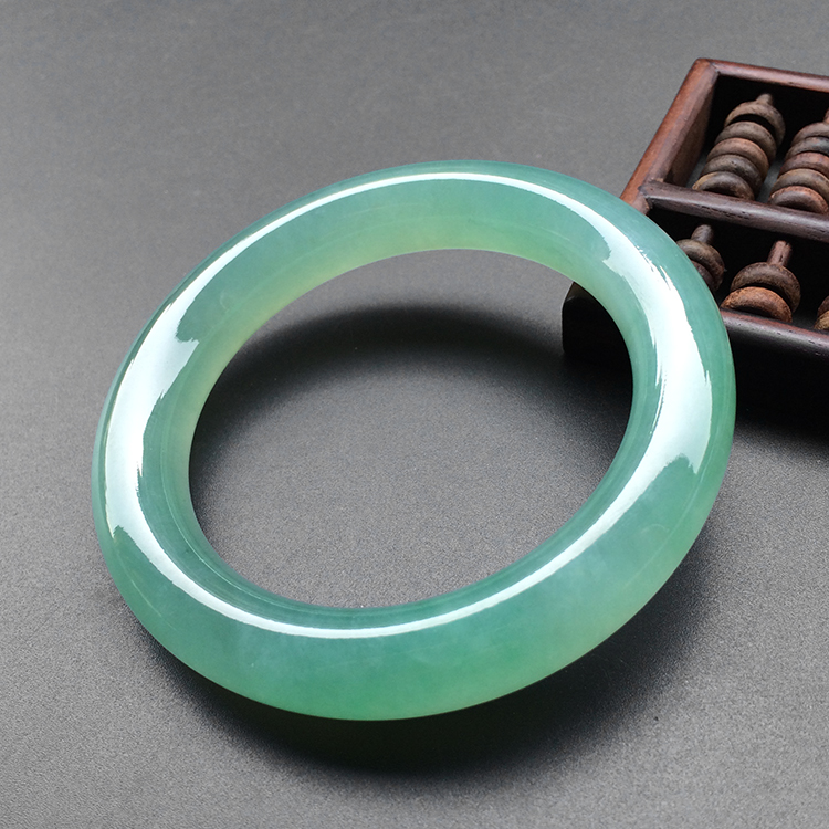 (超值推荐)冰种绿晴水圆条手镯（56mm）