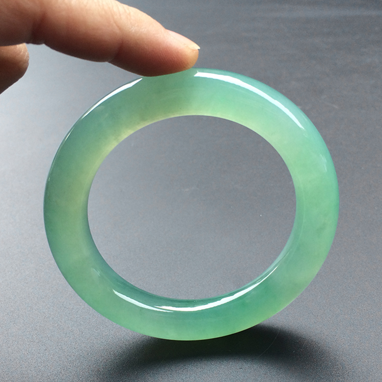 (超值推荐)冰种绿晴水圆条手镯（56mm）