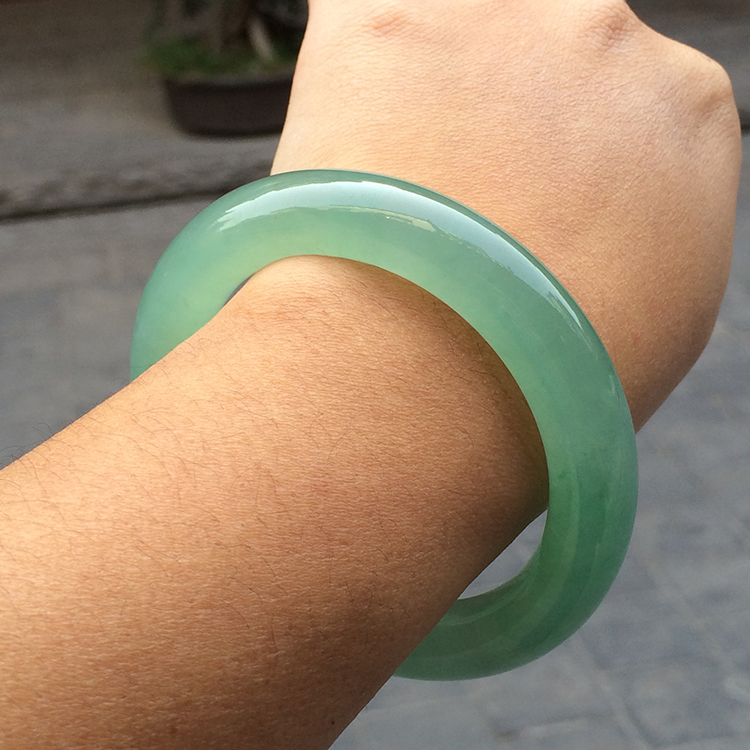 (超值推荐)冰种绿晴水圆条手镯（56mm）