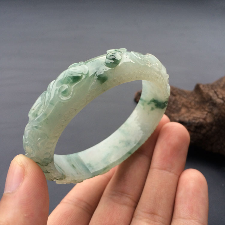 糯冰种飘花雕花贵妃镯（54.3mm-46.7mm）