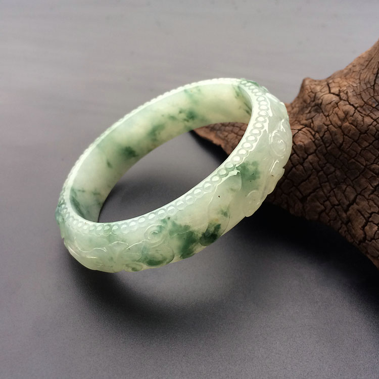 糯冰种飘花雕花贵妃镯（54.3mm-46.7mm）