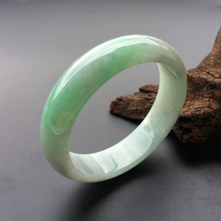 糯冰种飘翠手镯（57.6mm）