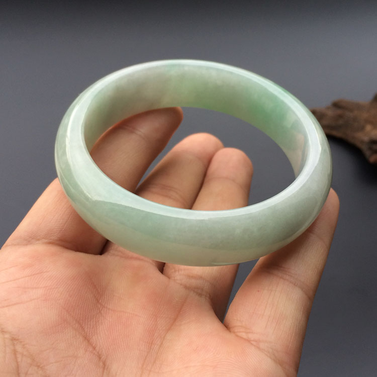 糯冰种飘翠手镯（57.6mm）