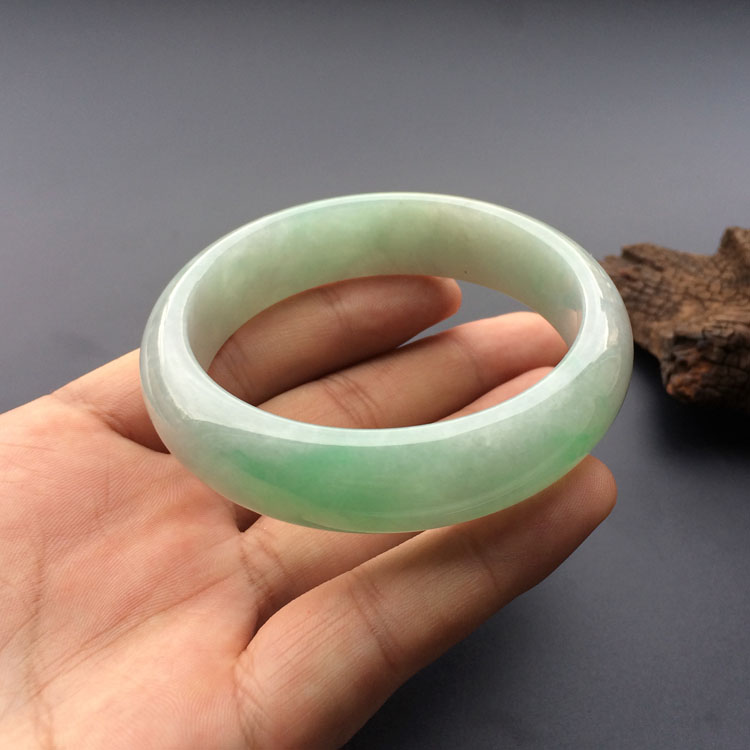 糯冰种飘翠手镯（57.6mm）