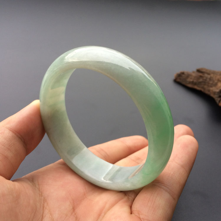 糯冰种飘翠手镯（57.6mm）