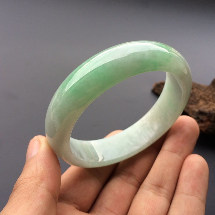 糯冰种飘翠手镯（57.6mm）