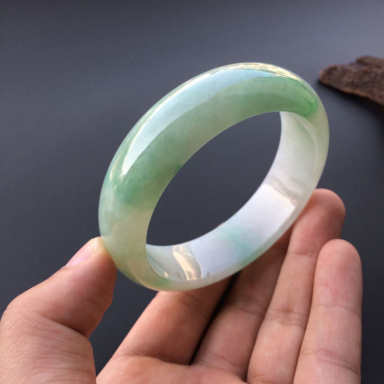 糯冰种飘翠手镯（59.8mm）