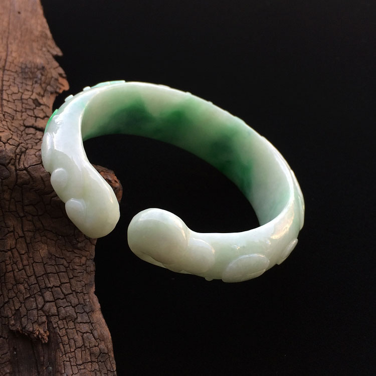 糯冰种翠色雕花手镯（54.5mm）