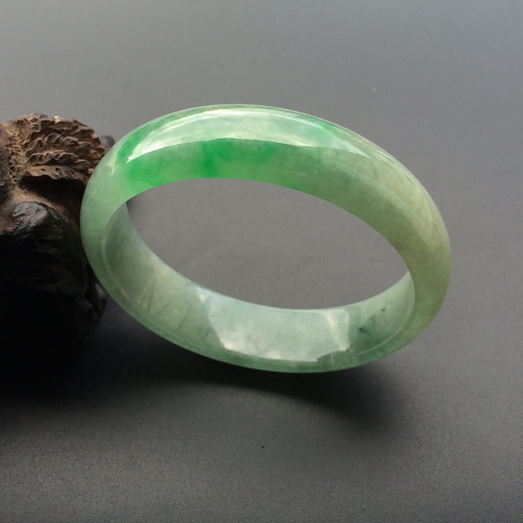(超值推荐)糯冰种飘翠手镯（58mm）