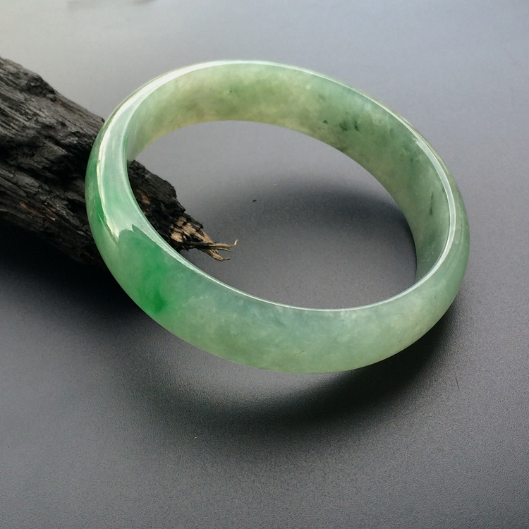 (超值推荐)糯冰种飘翠手镯（58mm）