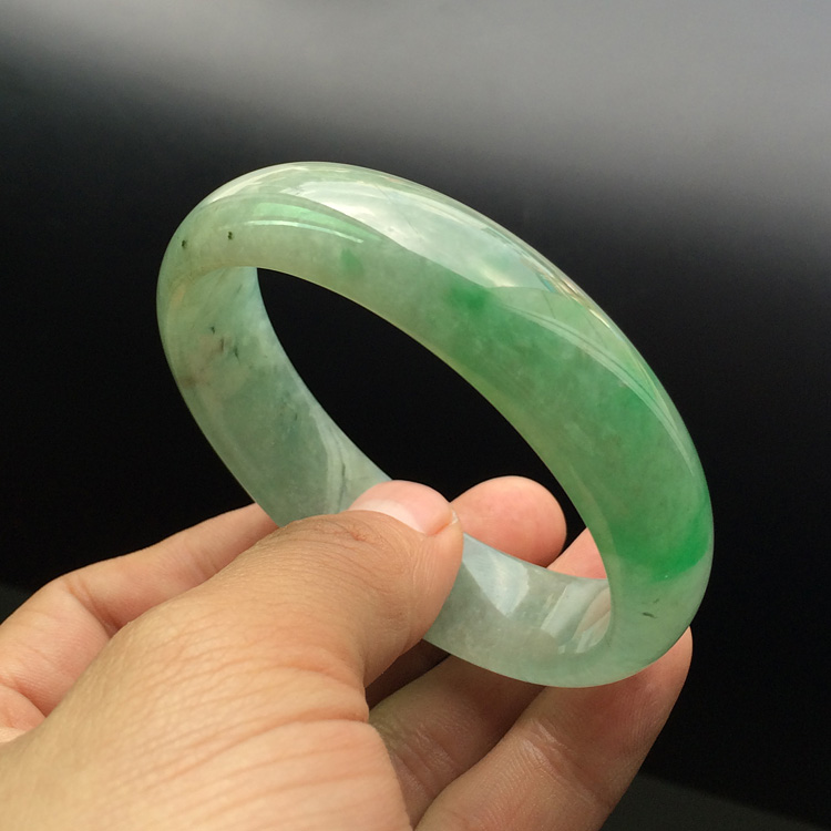 (超值推荐)糯冰种飘翠手镯（58mm）