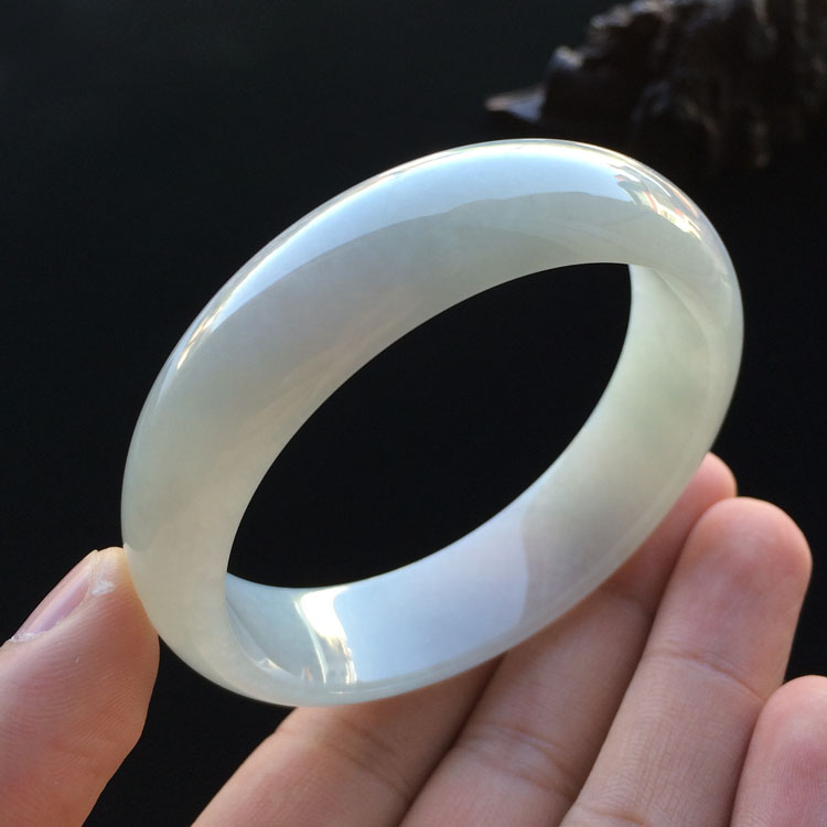 糯冰种淡晴水手镯（57.6mm）