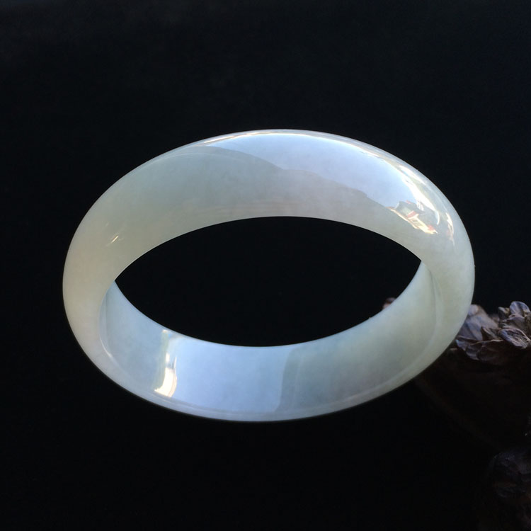 糯冰种淡晴水手镯（57.6mm）
