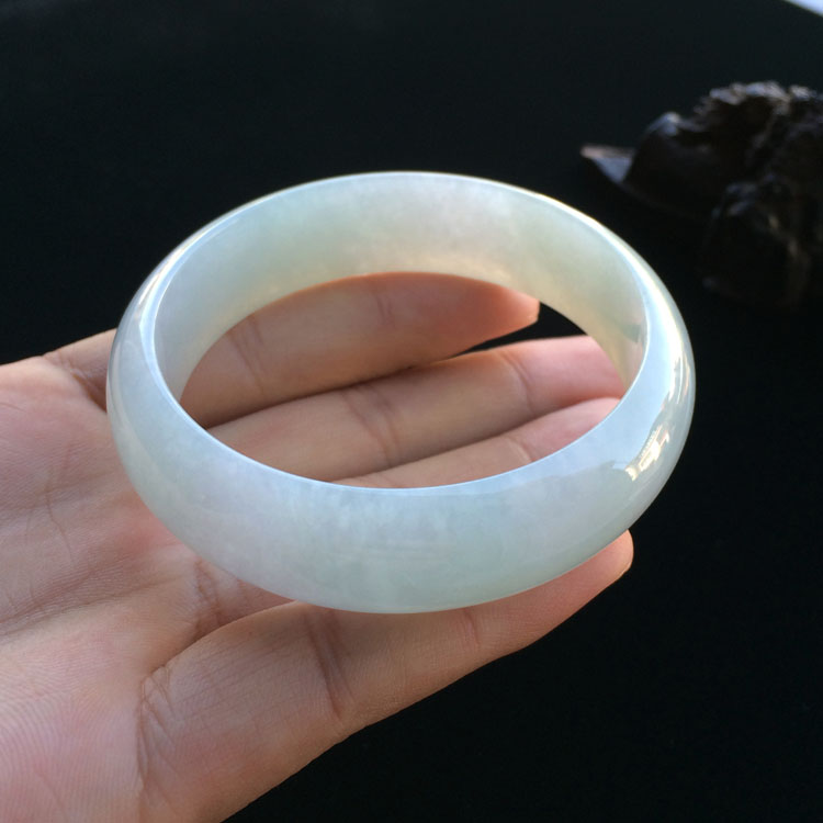 糯冰种淡晴水手镯（57.6mm）
