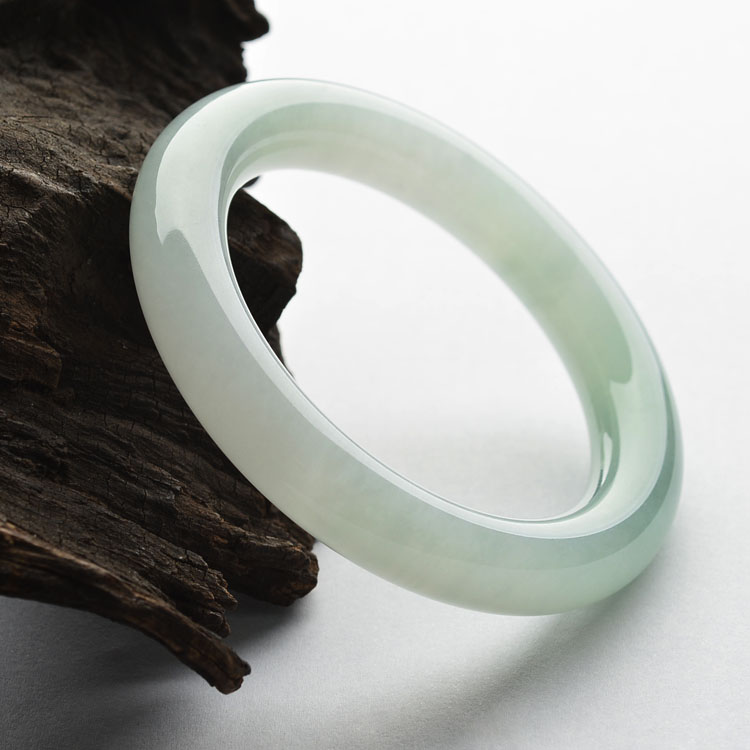 糯冰种淡晴水圆条手镯（58.2mm）