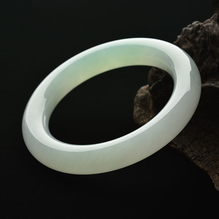 糯冰种淡晴水圆条手镯（58.2mm）