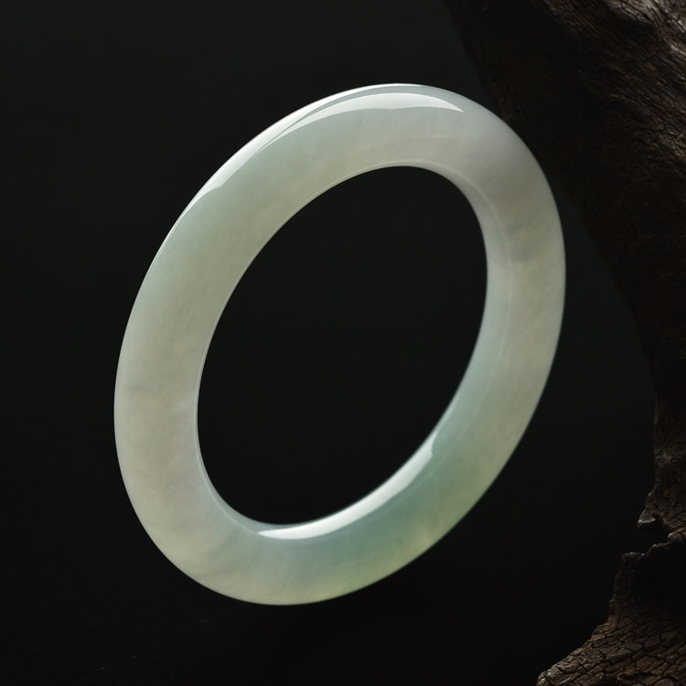 糯冰种淡晴水圆条手镯（58.2mm）