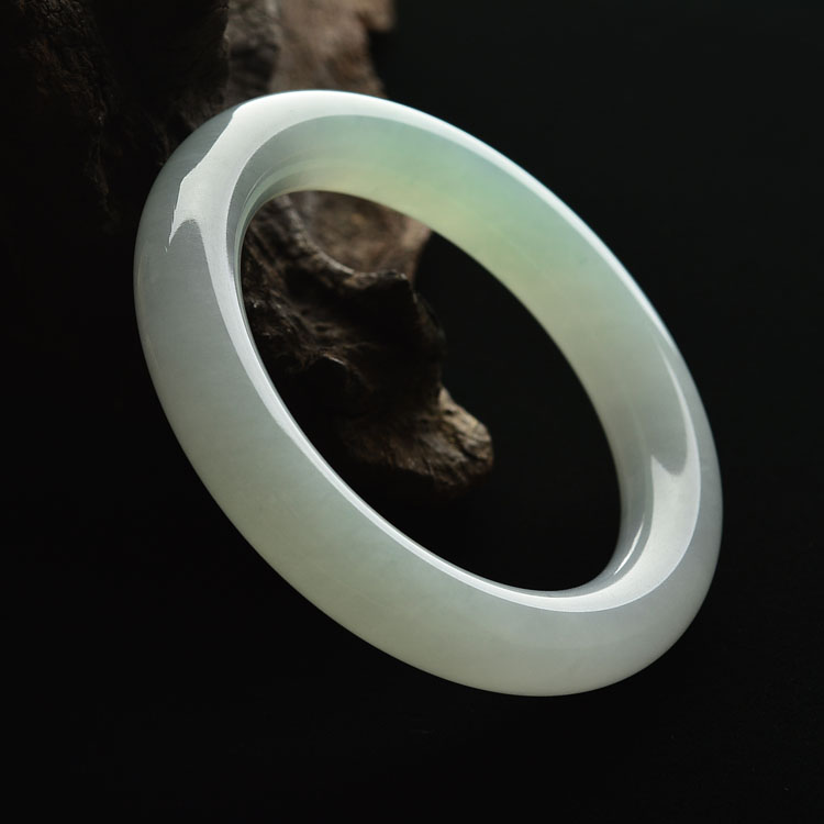 糯冰种淡晴水圆条手镯（58.2mm）