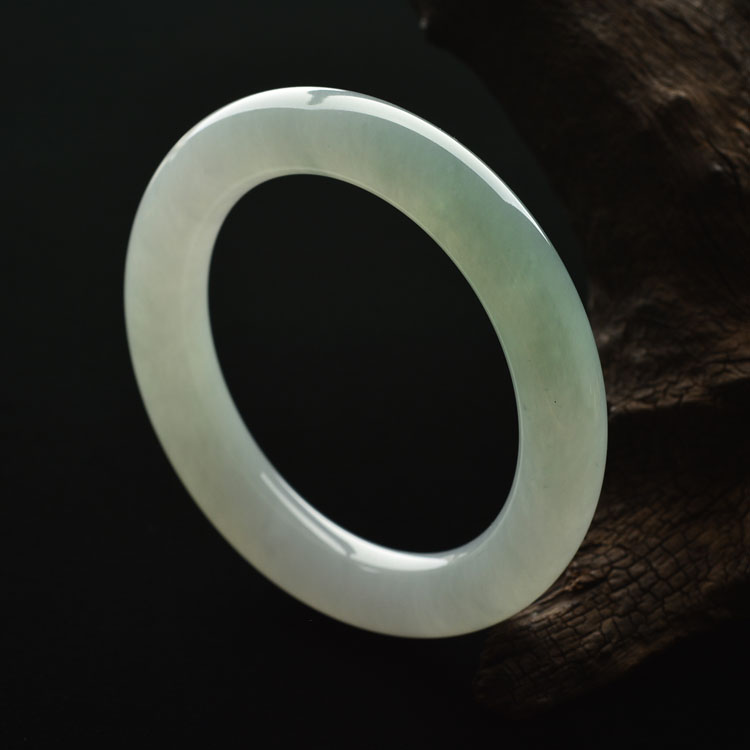 糯冰种淡晴水圆条手镯（58.2mm）