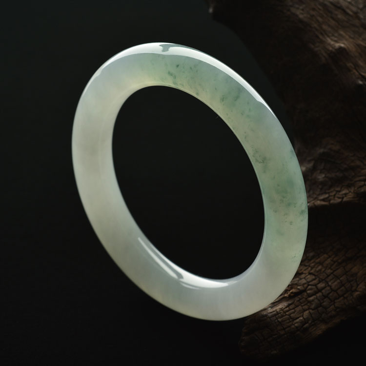 糯冰种略飘花圆条手镯（58.5mm）