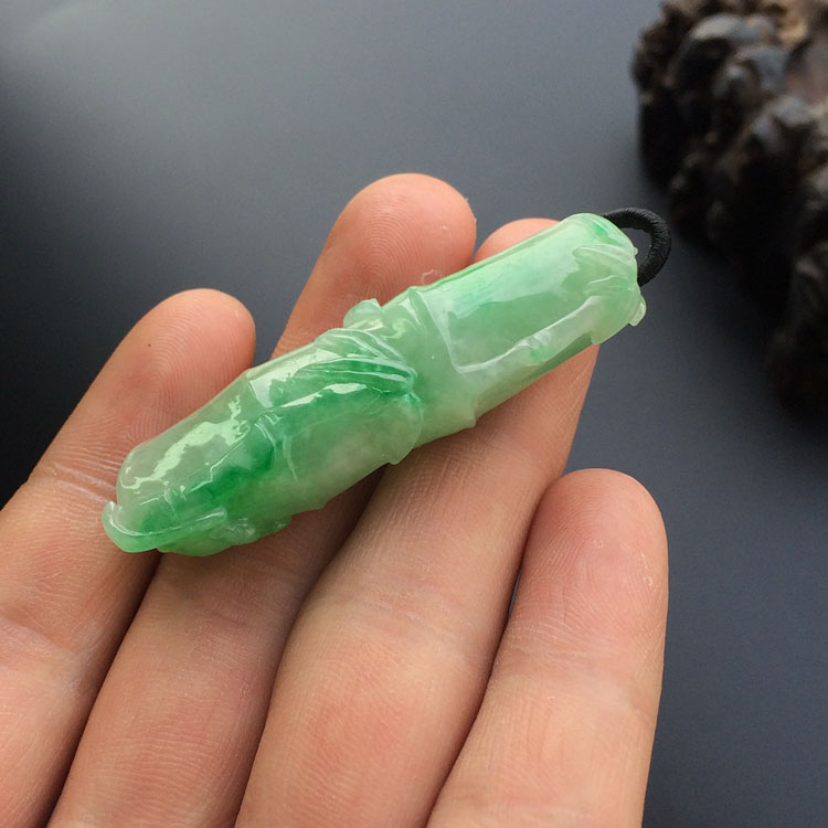 糯冰种飘翠节节高挂件
