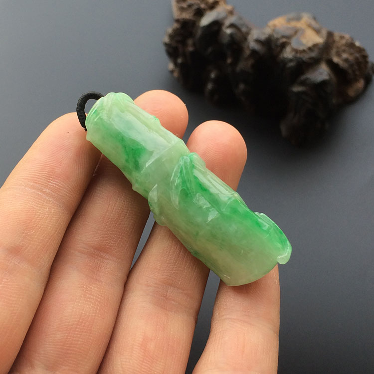 糯冰种飘翠节节高挂件