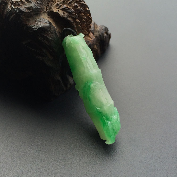 糯冰种飘翠节节高挂件