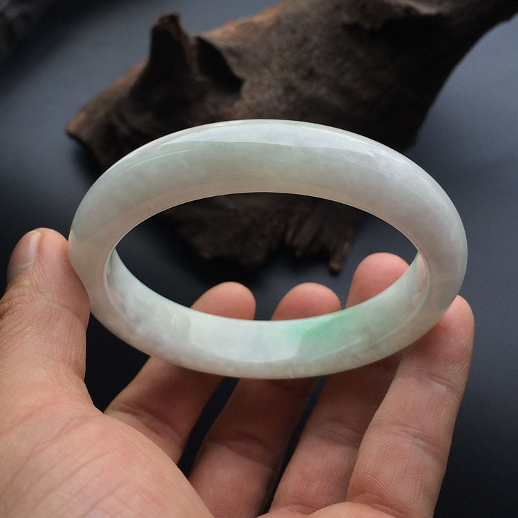 (超值推荐)糯冰种飘翠手镯（60.8mm）