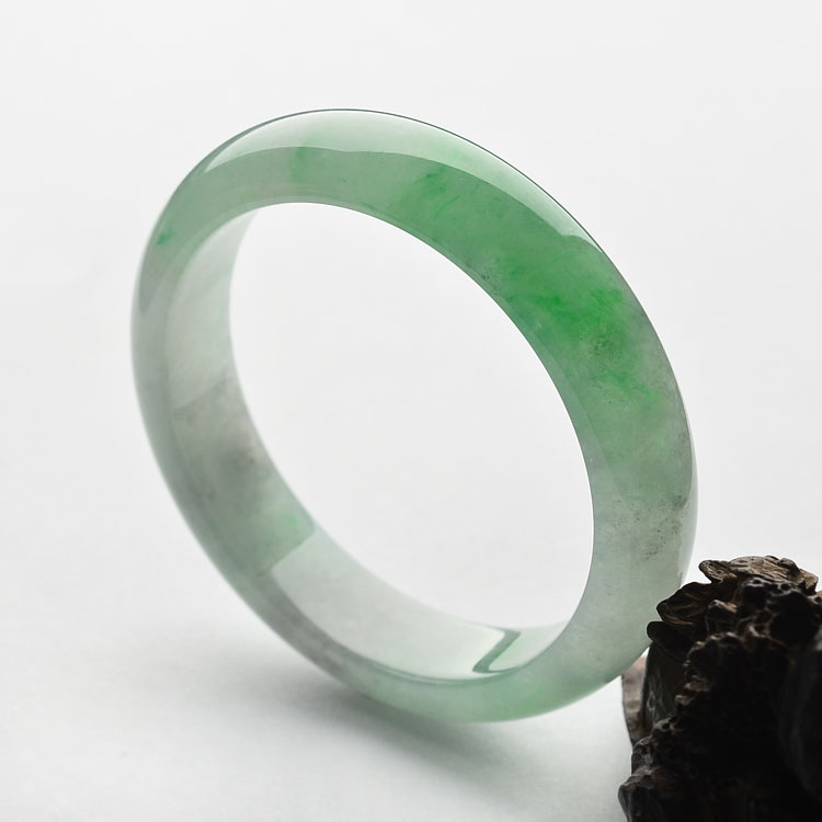 （超值推荐）糯冰种飘翠手镯（57.6mm）