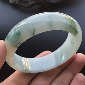 (超值推荐)糯冰种飘花手镯（57.5mm）