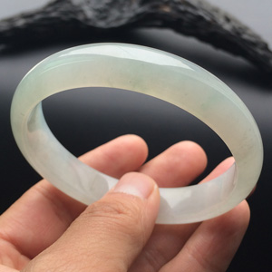 糯冰种淡晴水手镯（59.5mm）