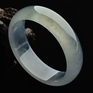 (超值推荐)冰玻种晴水略带黄翡手镯（56.8mm）
