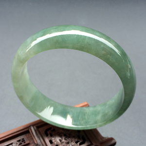 (超值推荐)糯冰种油青飘花手镯（54mm）