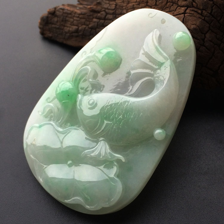 糯冰种飘翠年年有余挂件
