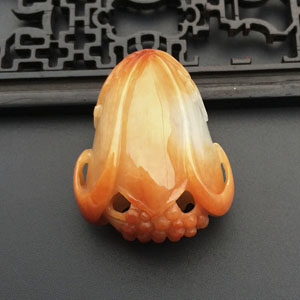 糯冰种红黄翡玉兰花挂件