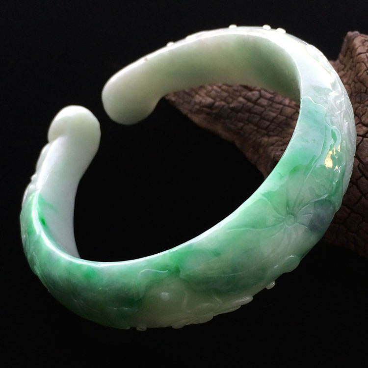 糯冰种翠色雕花手镯（54.5mm）