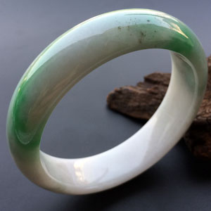 糯冰种飘翠手镯（58.3mm）