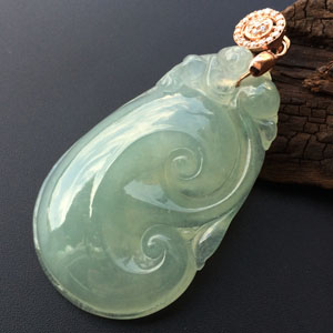 糯冰种晴水如意挂件